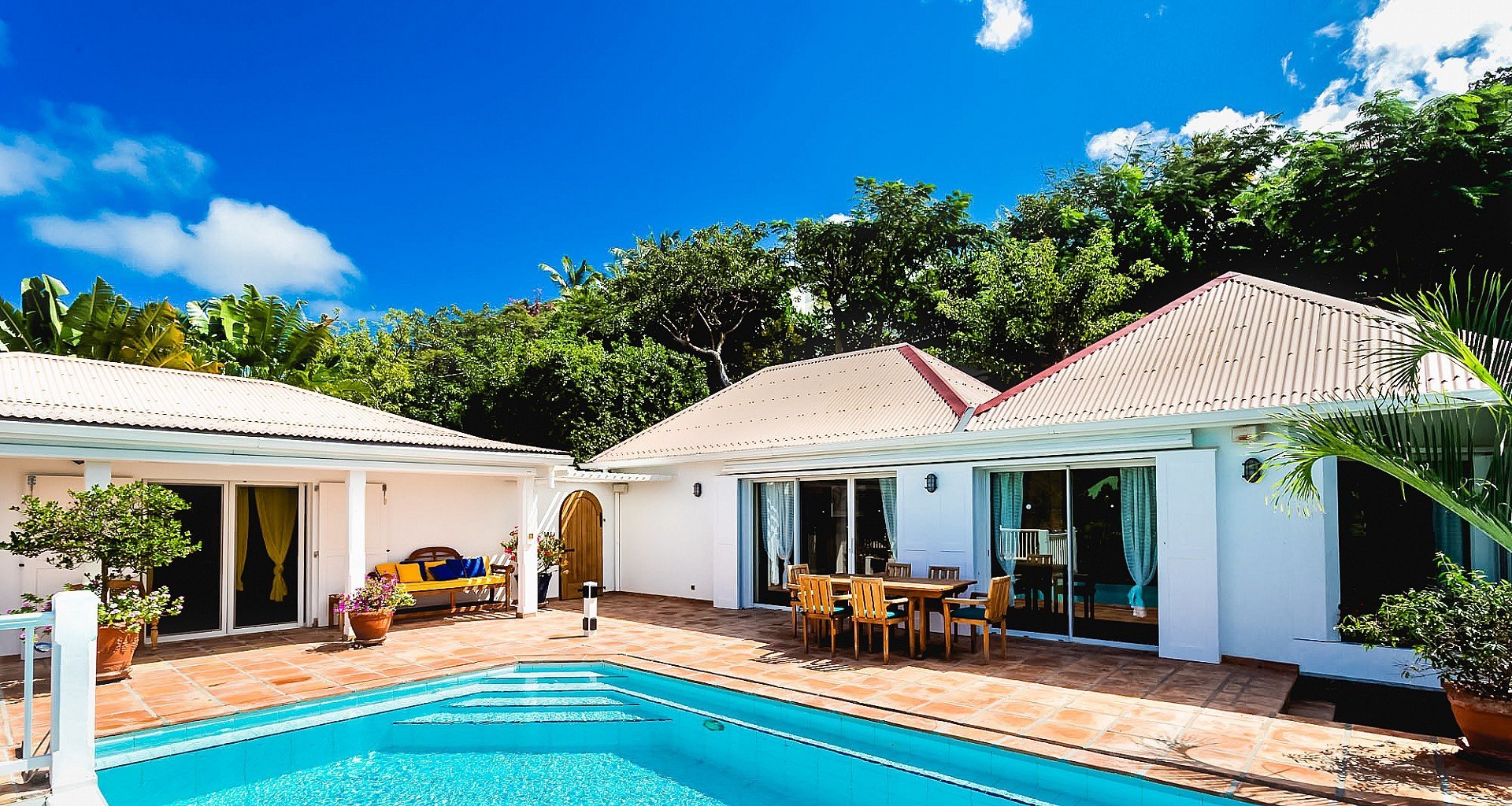 OutsideDB86532014Bowden-header at Villa Ana