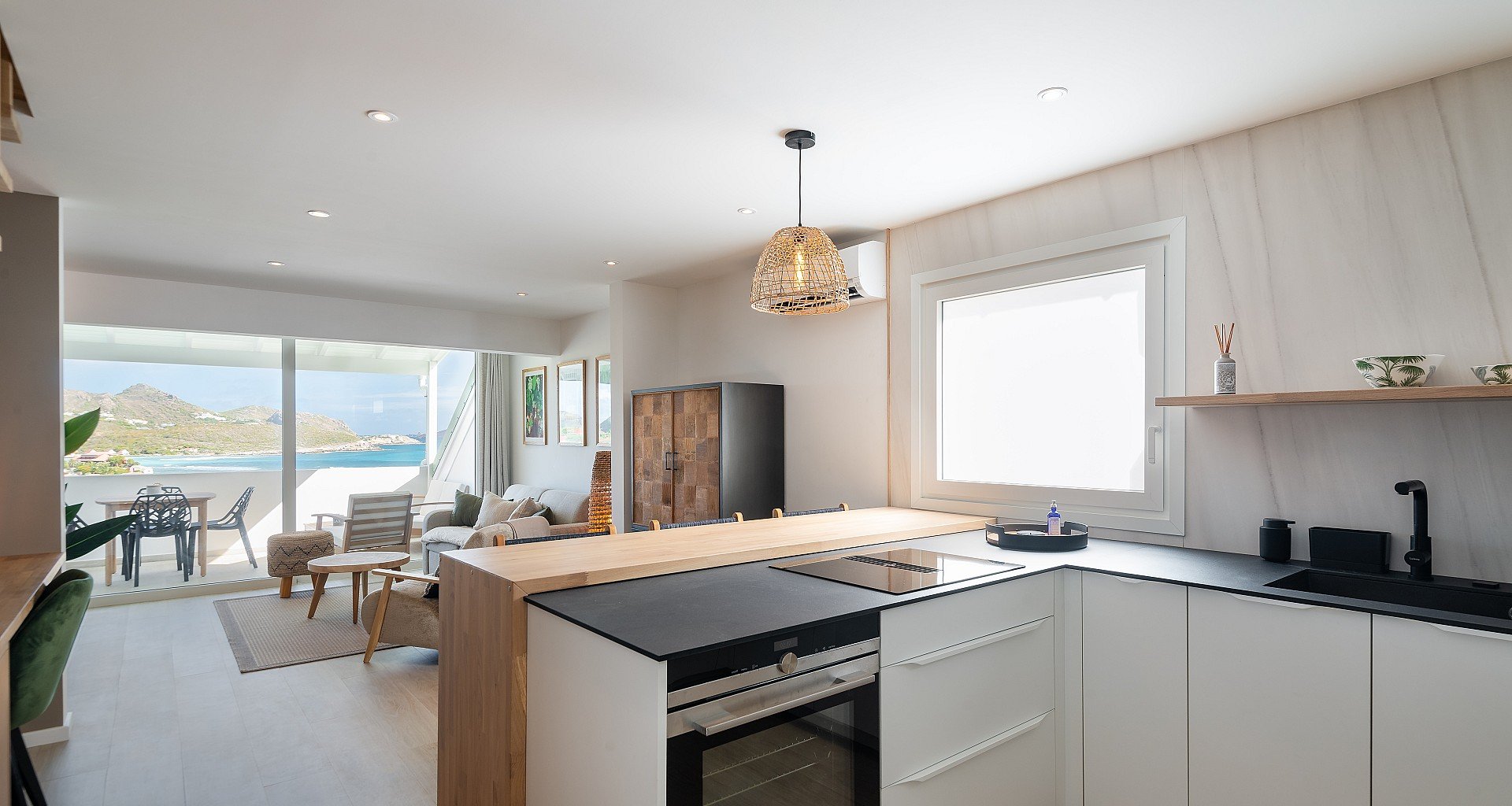 JEAN-VUE-1464-header at Villa Aqua