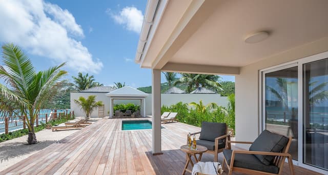 allard-©-Villa-Lorient-13-header at Villa Anja