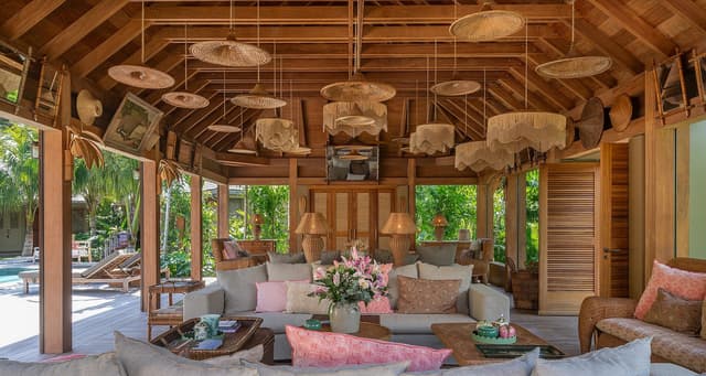 allard-©-Maison-Saline-8-header at Villa Maison Saline