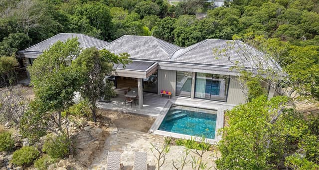 allard-©-Villa-1-33-header at Villa Nanou