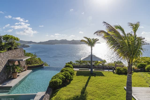 pool ocean view at Villa Tainos