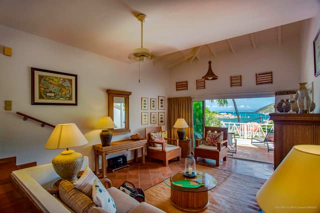 Colony Club E2 photo 3