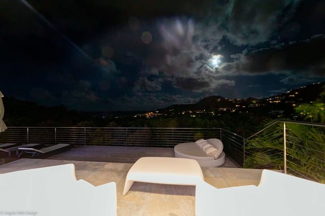 Night view at Villa Aya