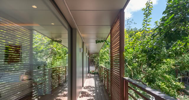 allard-©-Villa-Lubineau-2-14-header at Villa Bilou