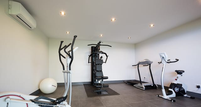 CARREAU2460jpgdWvCUJ-header at Villa Clementine