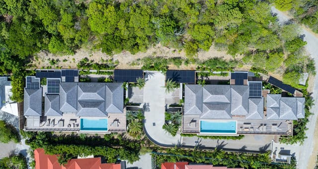 17-header at Villa Clyde