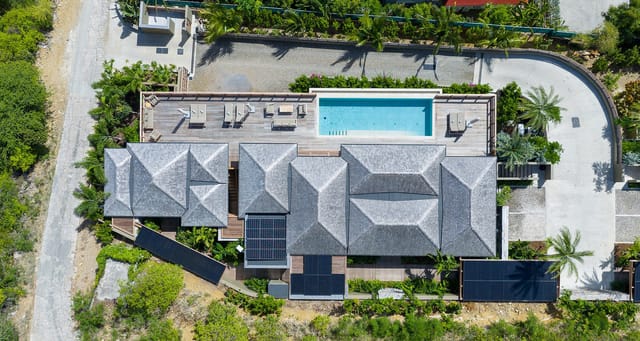 18-header at Villa Clyde