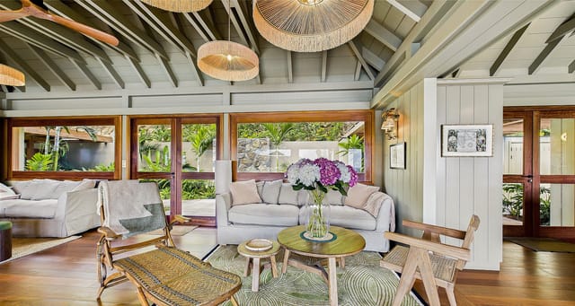 43-header at Villa Clyde