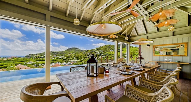 71-header at Villa Clyde