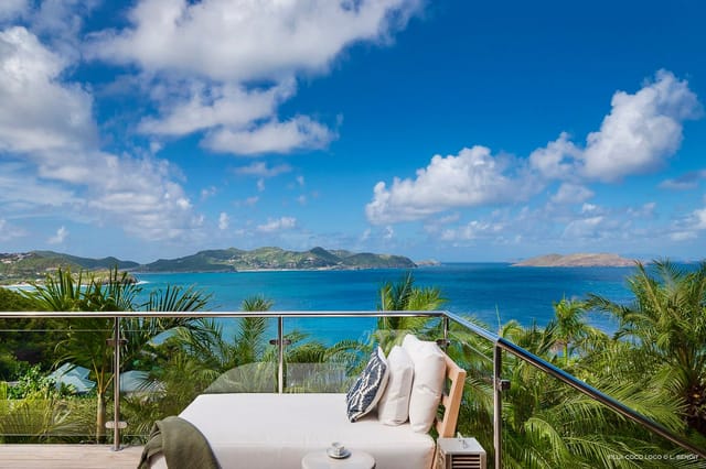 pool at Villa Coco Loco