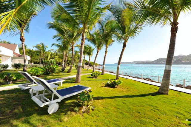 Dahouët garden deck path ocean view at Villa Dahouët