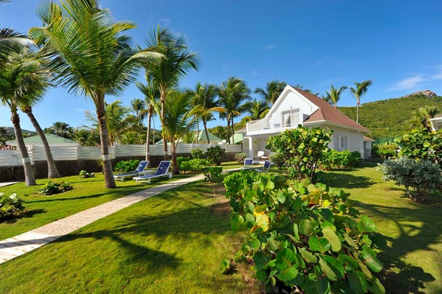 Dahouët garden general view at Villa Dahouët