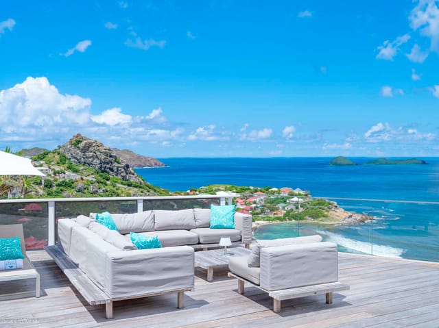 Outside living at Villa Gaillac