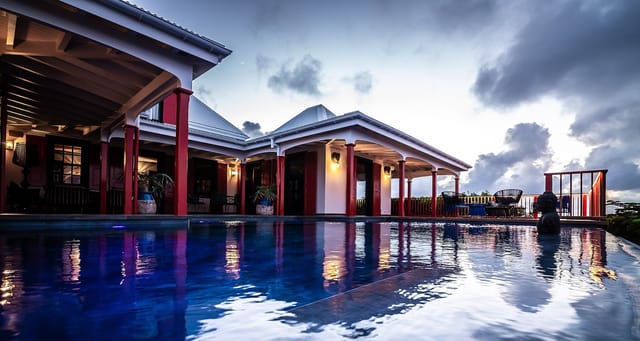 9009.jpg-header at Villa Geneviève