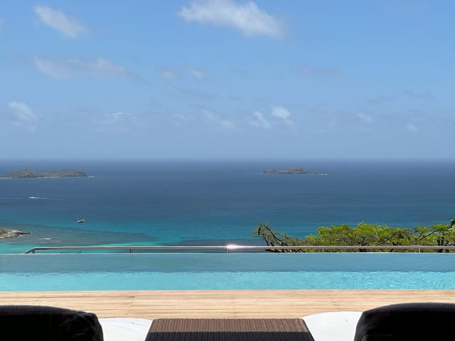 pool at Villa Globe Trotter