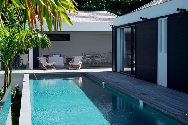 and living room at Villa Good Vibrations