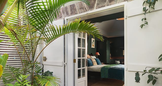 _MG_9826-header at Villa Greenhouse