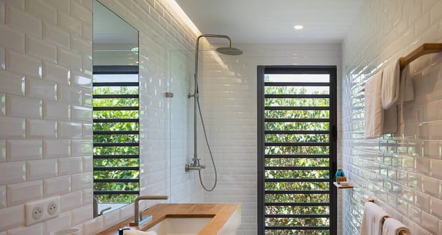 Large-16-header at Villa Isla