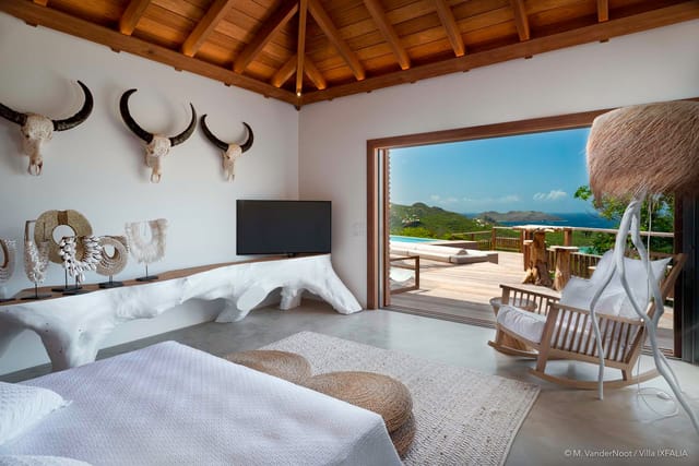 bedroom 01 view at Villa Ixfalia