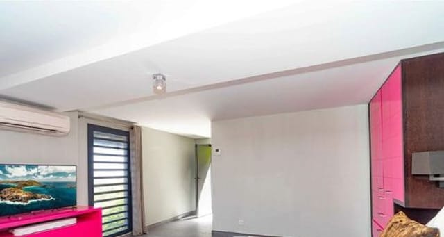 64cbb9abecad715c926b53db_chambre-8-villa-jade-3-p-500-header at Villa Jade