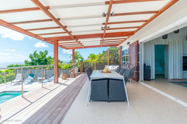 Magnifica - Outside Dining at Villa La Magnifica