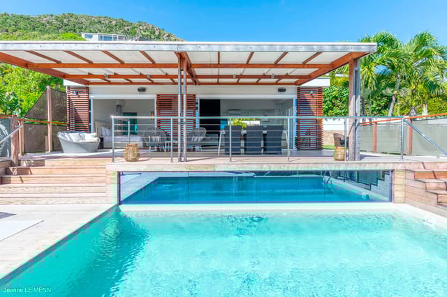 Magnifica - Pool at Villa La Magnifica