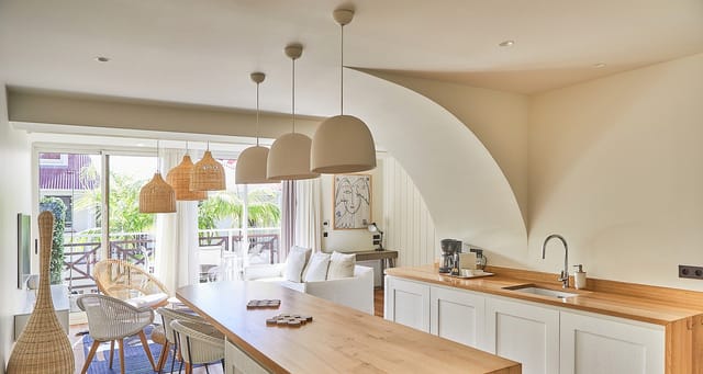 _FRB0041_bdef-header at Villa La Paloma