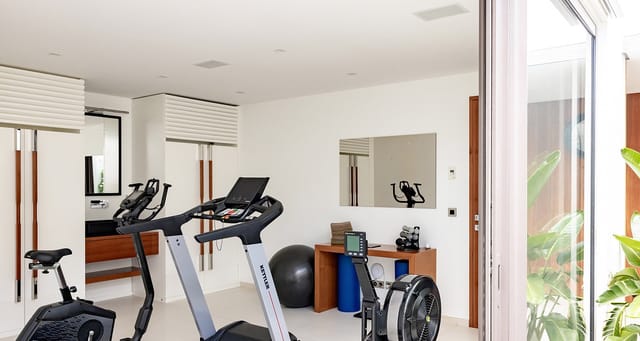 LAO23_TV&SPORT_©DianeCoriat-5-header at Villa Lao