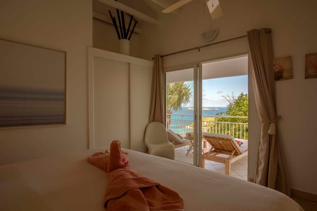 bedroom 02 ocean view at Villa Lataniers