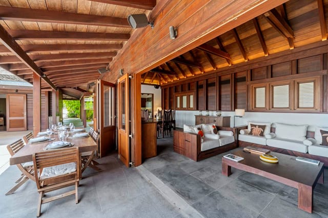 Girasol - Outside dining at Villa Little Girasol