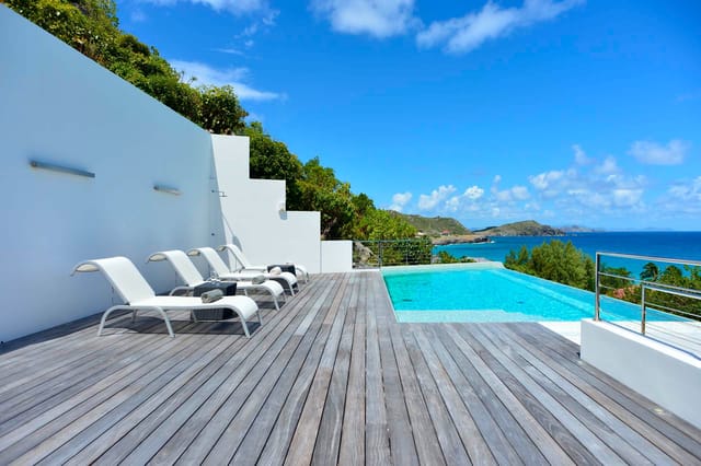 deck pool ocean view at Villa Matajagui