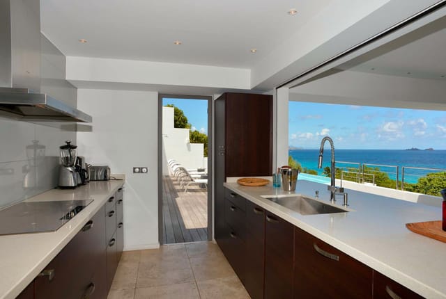 kitchen ocean view at Villa Matajagui