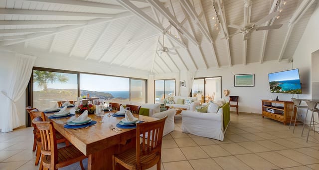 1-header at Villa Mirador