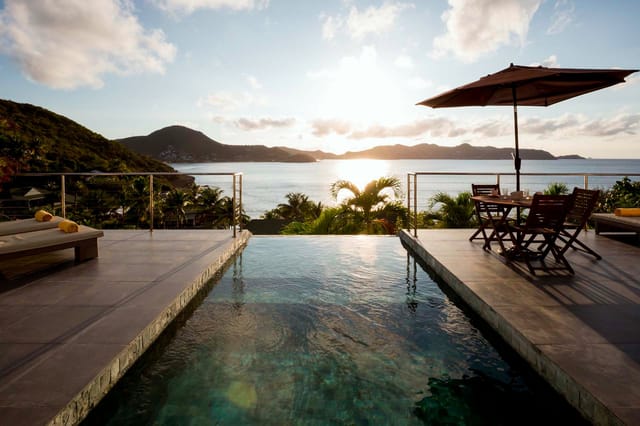 afternoon pool ocean view at Villa Mirande