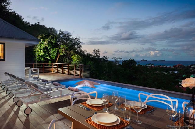 Outside dining at Villa MMK