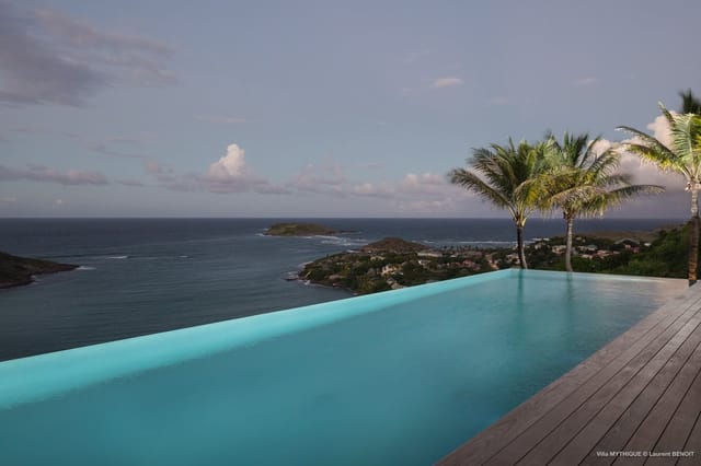 pool ocean view at Villa Mythique