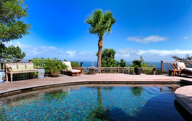 pool ocean view at Villa Nahma