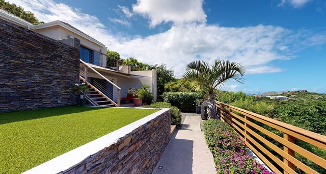 NITA-11092021_135832-header at Villa Nita