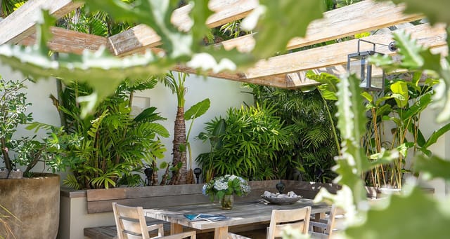 Noe39-header at Villa Noé