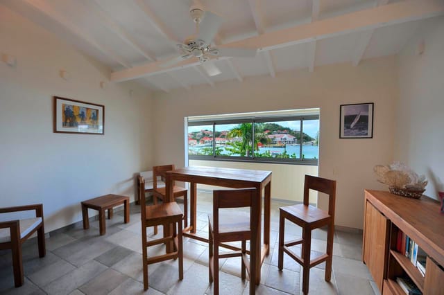 extra dining room ocean view at Villa Ostra Strandgatan