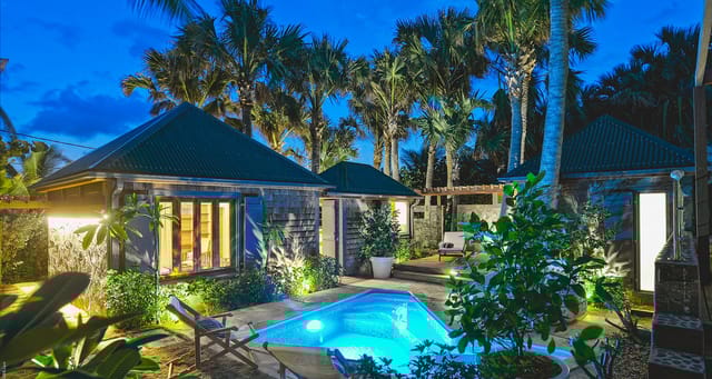 16jpgFEzFXc-header at Villa Palm House