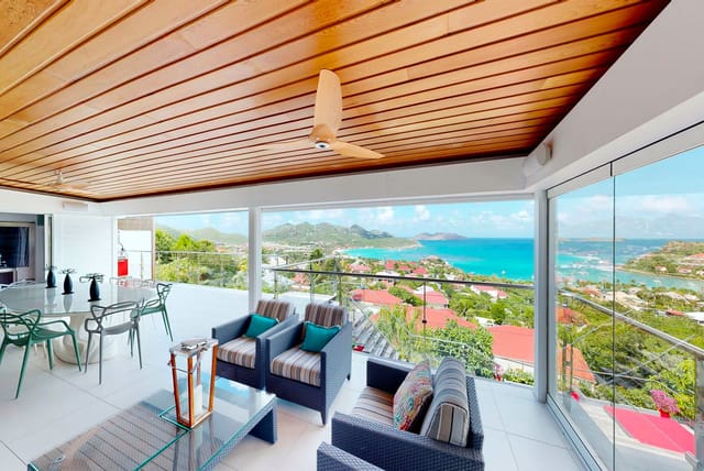 Outside living at Villa Panama