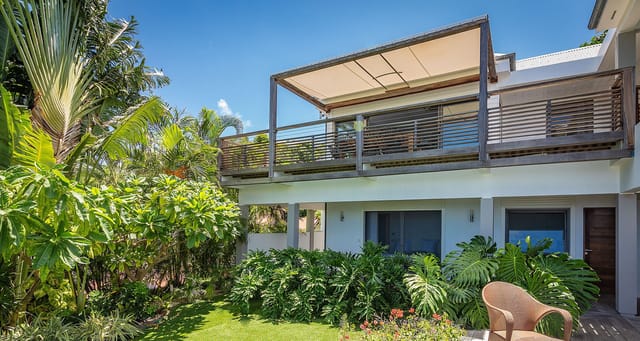 8027-header at Villa Phebus