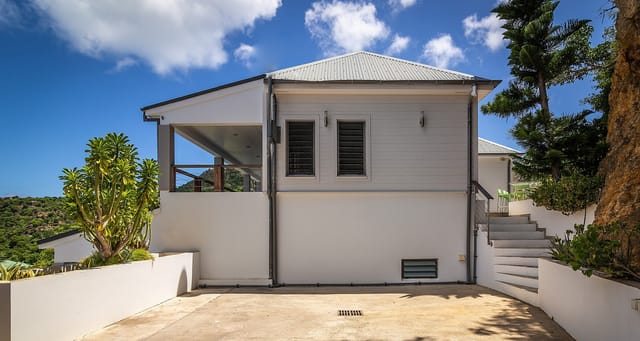 IMG7988jpgsBf2YH-header at Villa Phebus