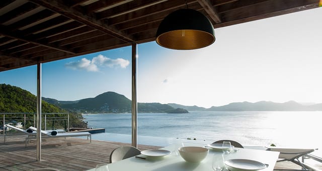 5867-header at Villa Pointe Milou