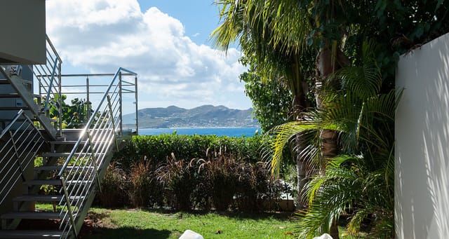 9366jpgixHj2F-header at Villa Pointe Milou