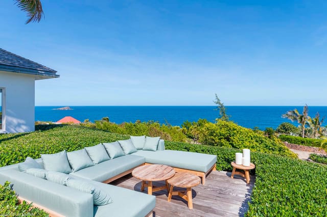 Outside living 2 at Villa Poppy