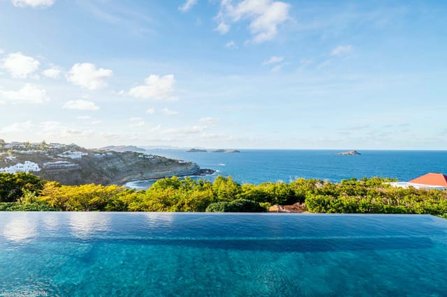 pool ocean view at Villa Poppy