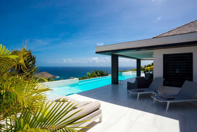 Dog ocean view at Villa Rose Dog